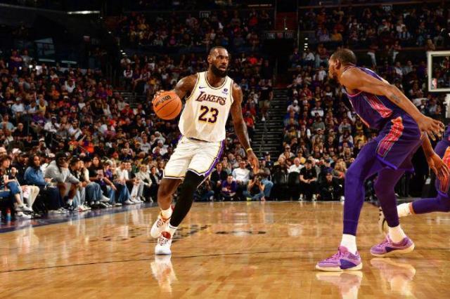 开云-回应！詹姆斯：湖人罚球多是因为我们很少投三分