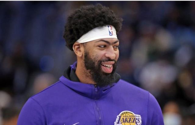 开云体育官网-浓眉将出战季前赛首战 对新赛季防守配置感到满意