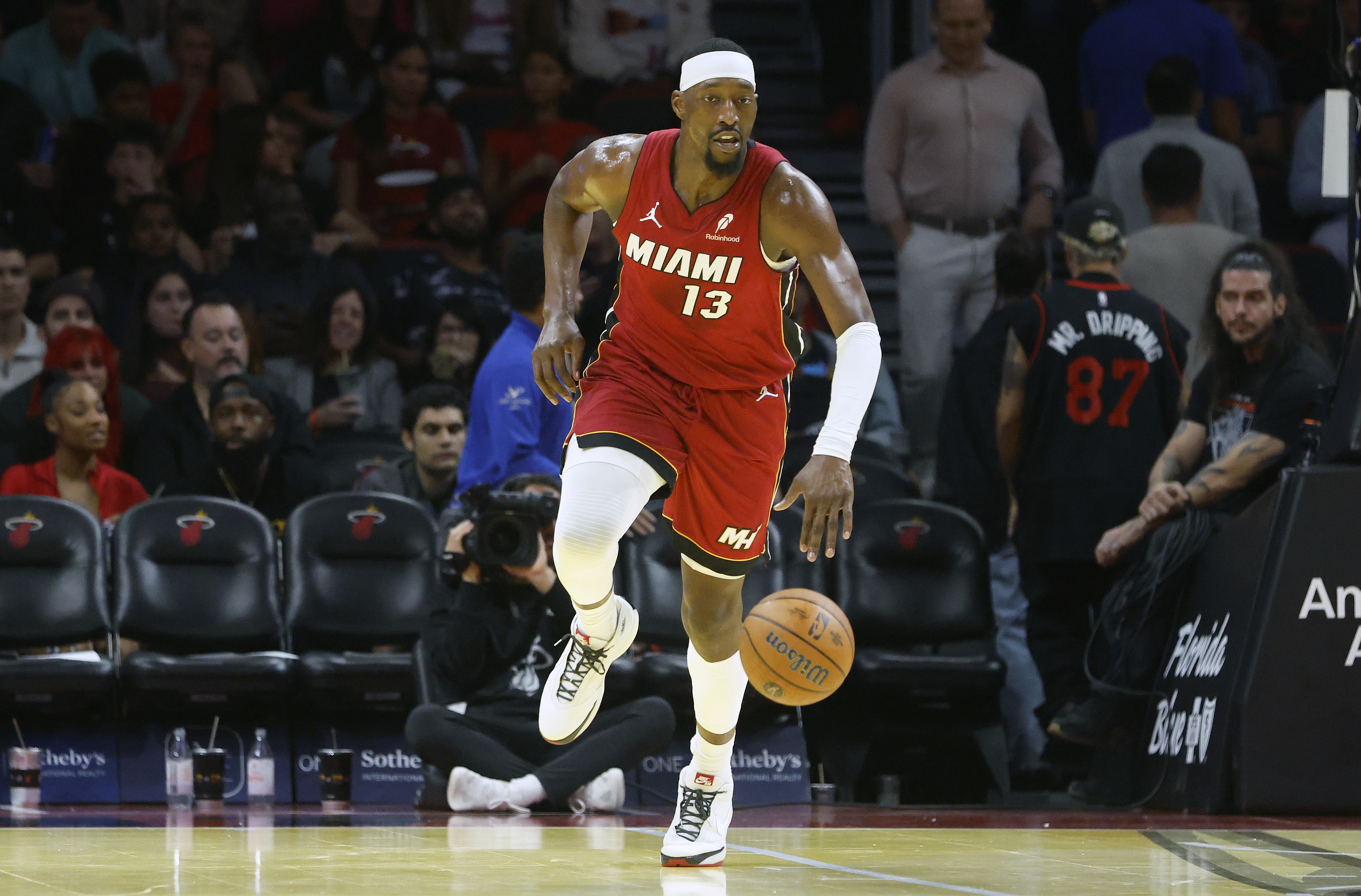 开云体育下载-字母谈下场打热火：我们会尽力让阿德巴约只得82分 不让他得83分